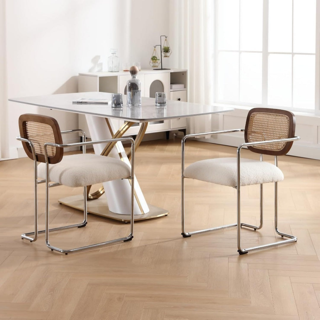 Arredo per soggiorno con ante in legno massello bianco